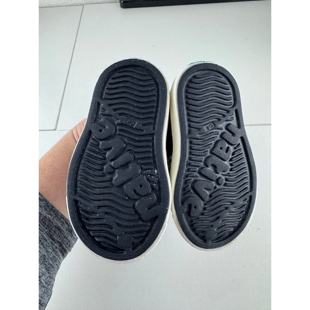 Kids Native Jefferson Shoes Star Pattern Slip On Water Shoes‎ Size C4 Waterproof